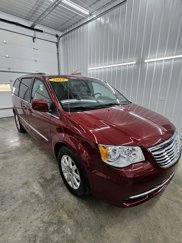 Used 2014 Chrysler Town & Country Touring image 1