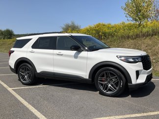 New 2025 Ford Explorer ST image 1