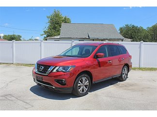 Used 2017 Nissan Pathfinder SV image 1