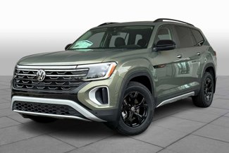 New 2025 Volkswagen Atlas Peak Edition SE image 1