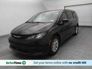 Used 2023 Chrysler Voyager LX image 1