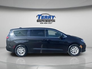 Used 2023 Chrysler Pacifica Touring-L image 1