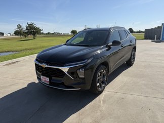 Used 2025 Chevrolet Trax LT w/ Driver Confidence Package image 1