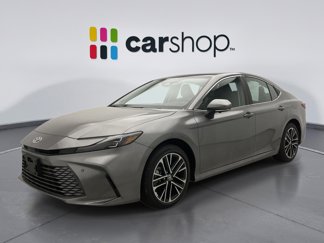 Used 2025 Toyota Camry XLE image 1