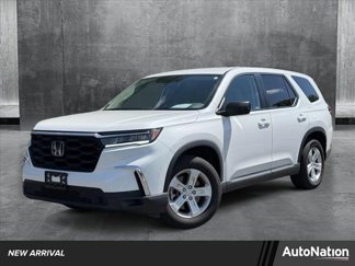Used 2023 Honda Pilot LX image 1