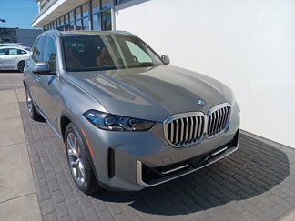 New 2025 BMW X5 xDrive50e w/ Premium Package image 1