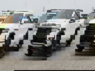 New 2025 Nissan Frontier PRO-4X w/ Pro Convenience Package image 1