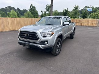Used 2022 Toyota Tacoma SR5 w/ Technology Package image 1