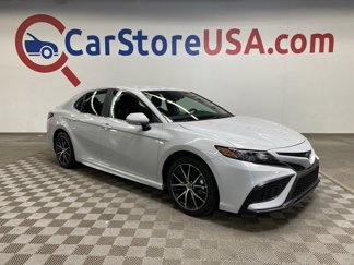 Used 2024 Toyota Camry SE image 1