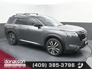 Used 2023 Nissan Pathfinder Platinum w/ Lighting Package (N92) image 1