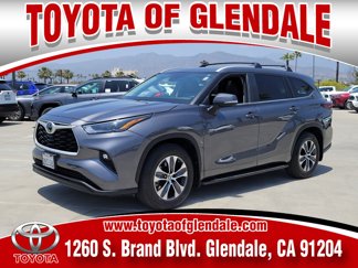 Certified 2024 Toyota Highlander XLE image 1