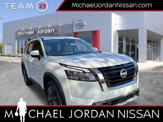 New 2025 Nissan Pathfinder SL w/ SL Premium Package image 1
