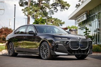 New 2025 BMW 740i image 1