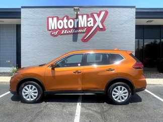 Used 2017 Nissan Rogue S image 1