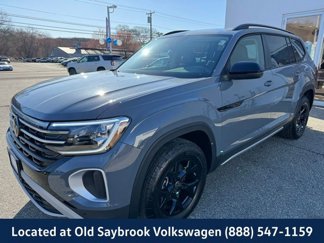 New 2025 Volkswagen Atlas Peak Edition SE image 1