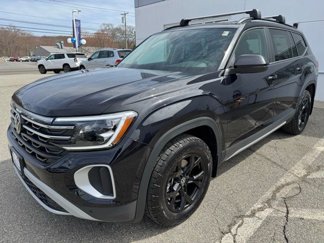 New 2025 Volkswagen Atlas Peak Edition SE image 1