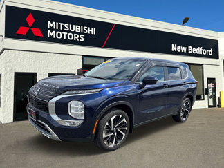 Used 2022 Mitsubishi Outlander SE image 1