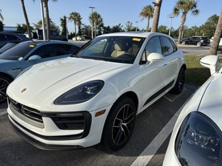 Certified 2024 Porsche Macan image 1