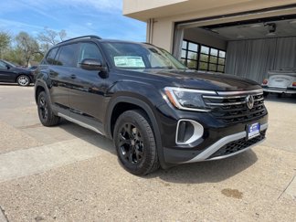 New 2025 Volkswagen Atlas Peak Edition SE image 1