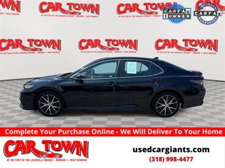 Used 2023 Toyota Camry SE image 1