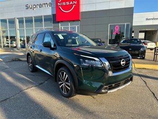 New 2025 Nissan Pathfinder Platinum image 1