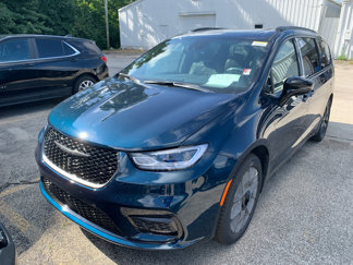 New 2025 Chrysler Pacifica Limited image 1