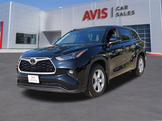 Used 2024 Toyota Highlander LE image 1