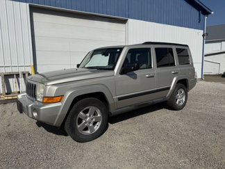 Used 2007 Jeep Commander Sport image 1