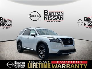 New 2025 Nissan Pathfinder Platinum image 1