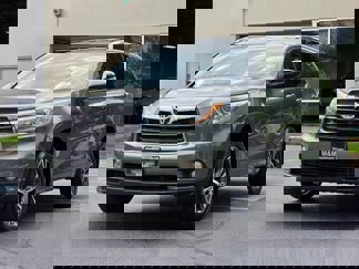 Used 2016 Toyota Highlander XLE image 1