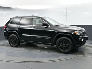 Used 2020 Jeep Grand Cherokee Laredo image 1