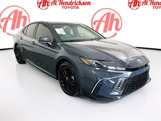 Used 2025 Toyota Camry SE image 1