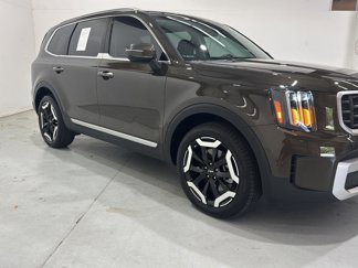 Used 2024 Kia Telluride S image 1