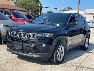 Used 2025 Jeep Compass Latitude w/ Convenience Group image 1