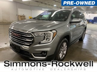 Used 2024 GMC Terrain SLT image 1