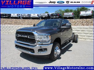 New 2024 RAM 3500 Tradesman w/ Chrome Appearance Group image 1