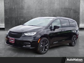 New 2025 Chrysler Pacifica Limited image 1