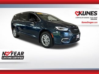 New 2025 Chrysler Pacifica Select image 1