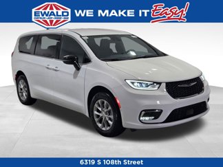 New 2025 Chrysler Pacifica Select image 1