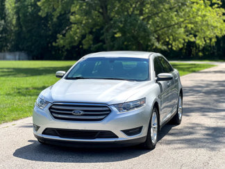 Used 2017 Ford Taurus SEL image 1