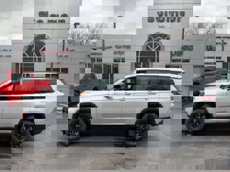 New 2025 Jeep Grand Cherokee L Altitude image 1