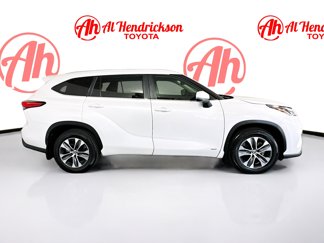 Used 2023 Toyota Highlander XLE video 2