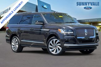 Used 2023 Lincoln Navigator Reserve image 1
