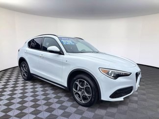 Used 2022 Alfa Romeo Stelvio Ti image 1