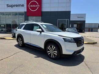New 2025 Nissan Pathfinder Platinum image 1