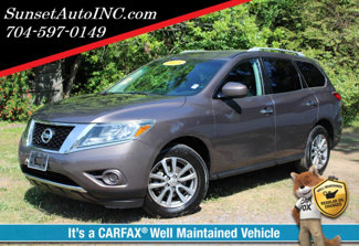 Used 2015 Nissan Pathfinder S image 1