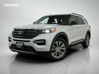 Used 2023 Ford Explorer XLT image 1