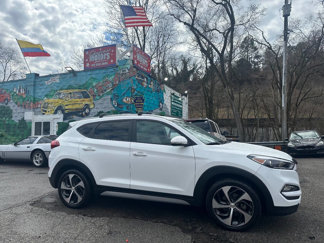 Used 2017 Hyundai Tucson Sport image 1