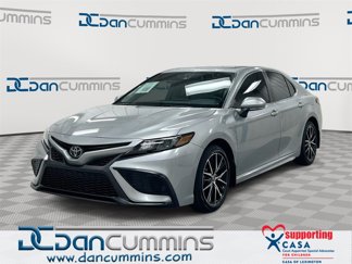 Used 2023 Toyota Camry SE image 1