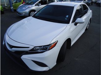 Used 2020 Toyota Camry SE image 1